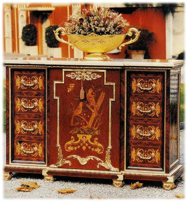 Dresser Mice Versailles 1700