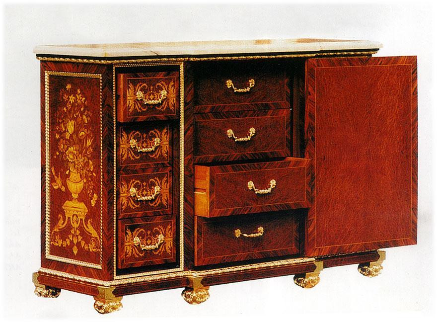 Dresser Mice Versailles 1700
