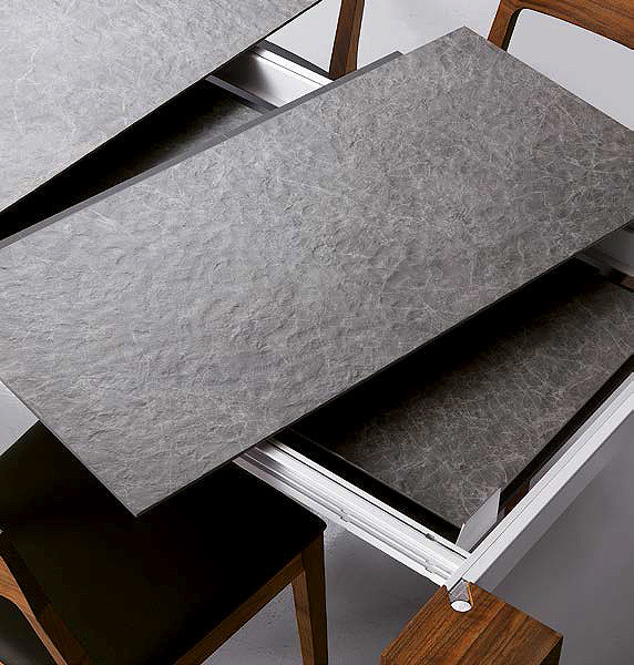 Dining Table Oliver b Casa Thin 01
