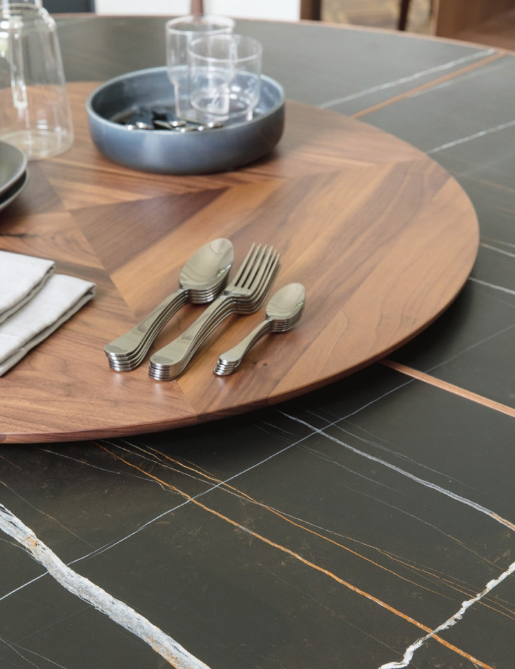Dining Table Porada Thayl