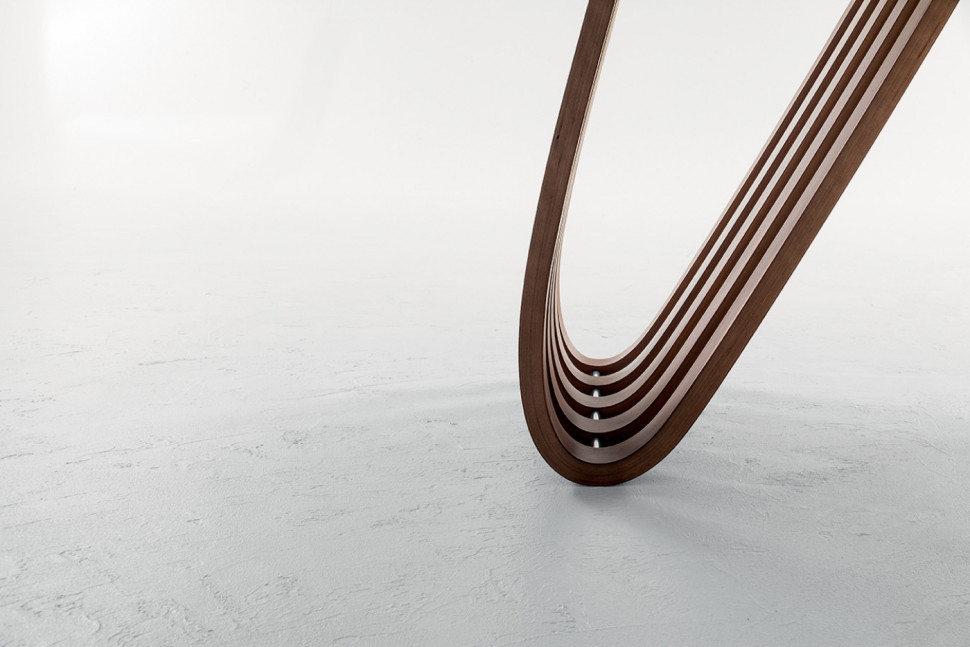 Dining Table Tonin CASA Design Angelo Tomaiuolo Arpa 
