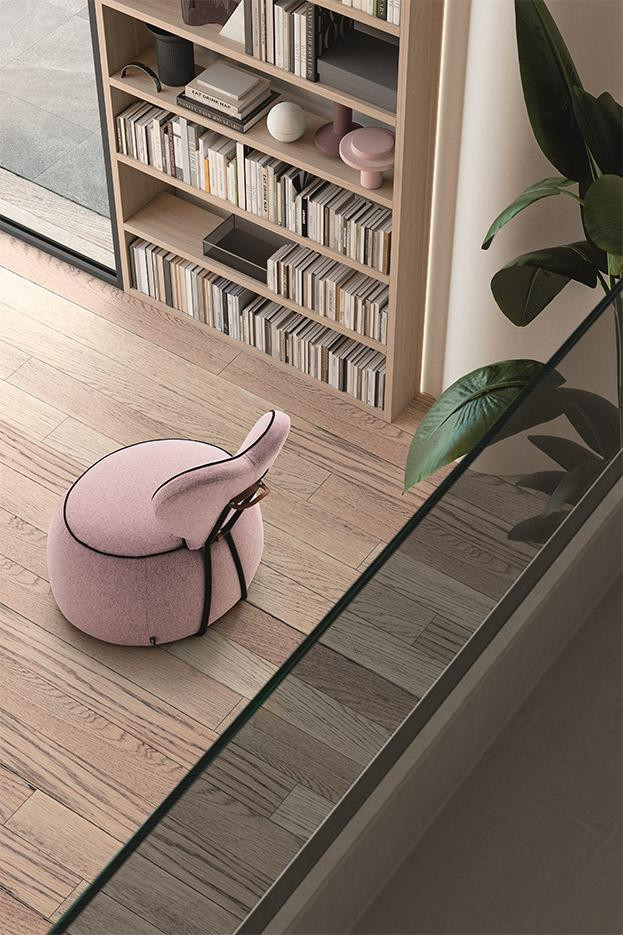 Armchair Felis Love-Story