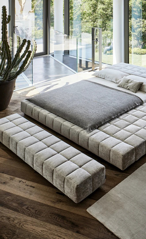 Ottoman Bonaldo Squaring