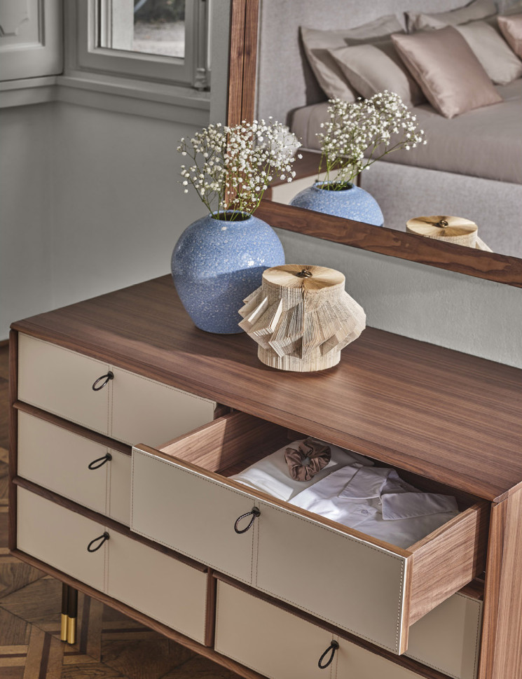 Dresser Porada Bayus Night