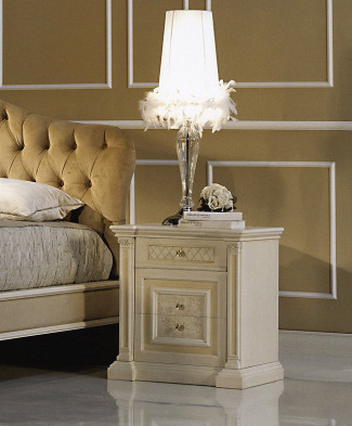 Nightstand Bernazzoli Classic Teseo comodino