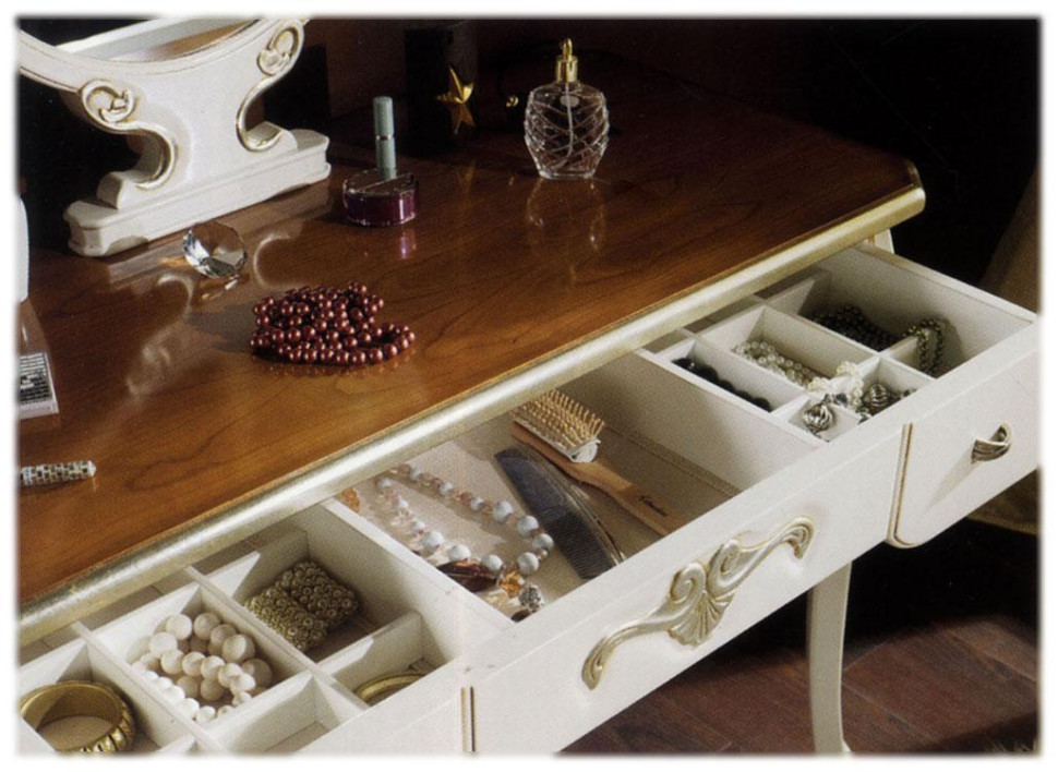 Dressing Table Aida Bamar Notte 2016__1
