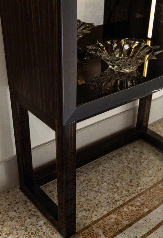 Showcase Orwell Longhi Vanity Y 762