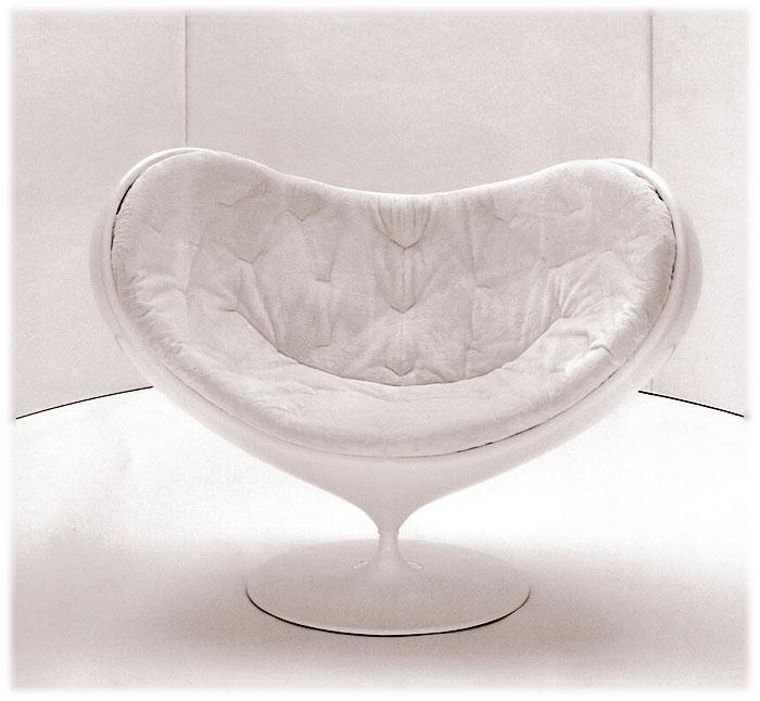 Armchair Giovannetti Love