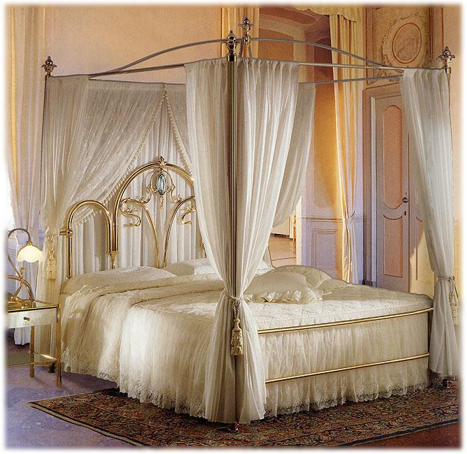 Bed Diamante Mice Versailles 1109
